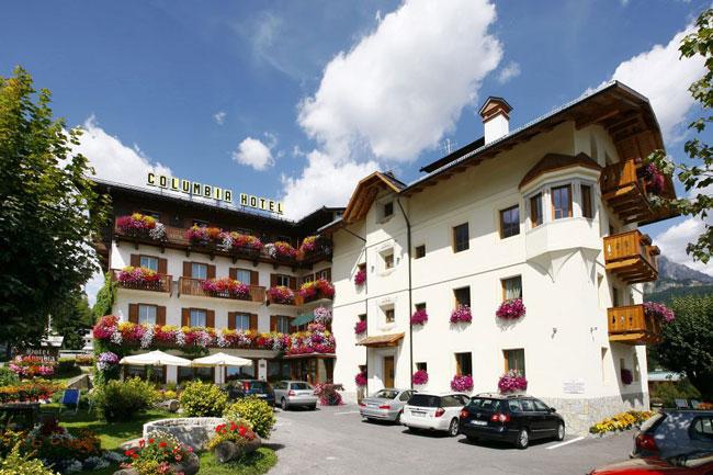 Hotel Columbia Cortina d'Ampezzo Guide Dolomiti Italy thumbnail