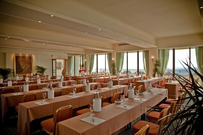 Rhodes Bay Hotel & Spa