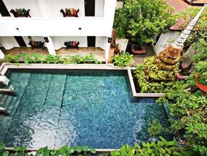 เมืองกุฎีลอดจ์