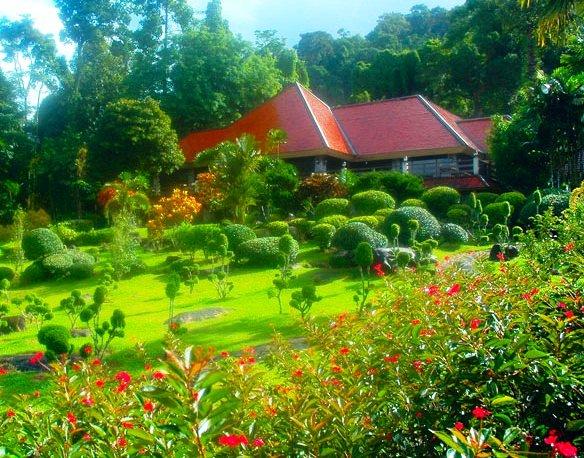 โรงแรมสีลม วิลเลจ