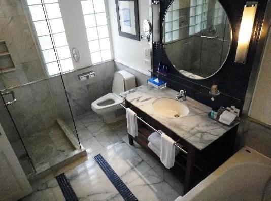 โรงแรมทริปเปิ้ลทู สีลม