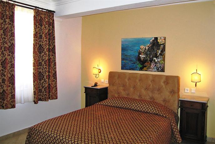 Mistral Hotel Hydra