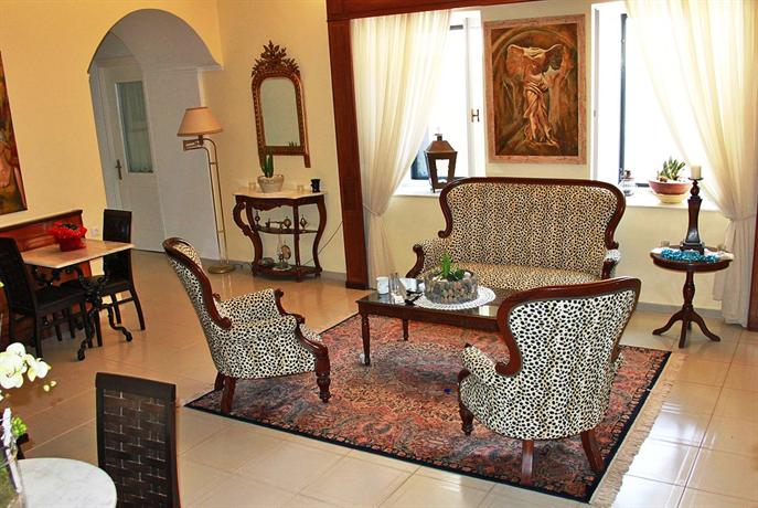 Mistral Hotel Hydra