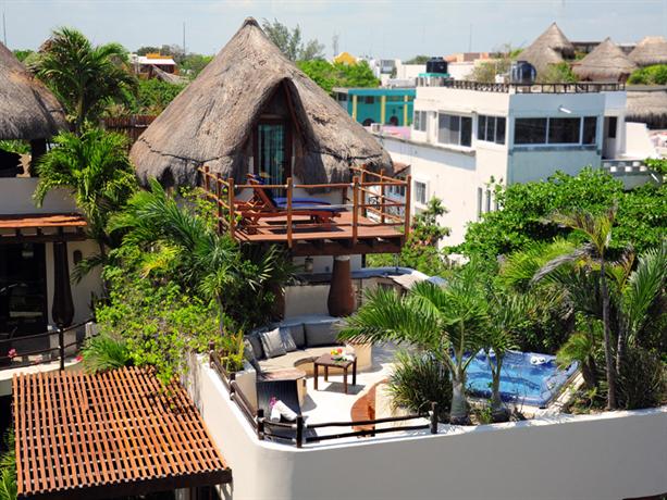 El Taj Oceanfront and Beachside Condo Hotel