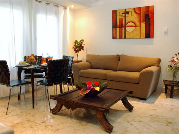 El Taj Oceanfront and Beachside Condo Hotel