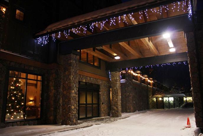 Glacier Mountaineer Lodge