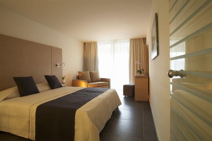 Carda Beach Hotel