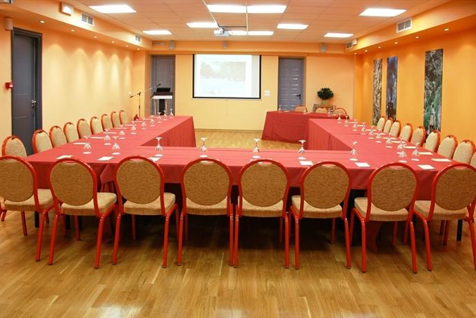 Helmos Hotel