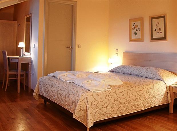 Helmos Hotel