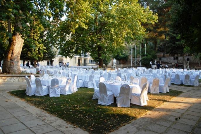 Helmos Hotel
