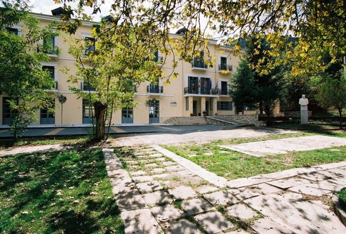 Helmos Hotel