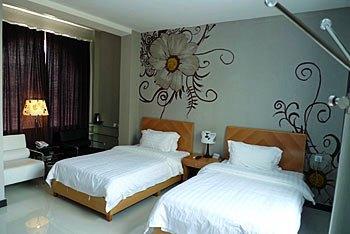 三亚大东海金沙滩海景度假别墅