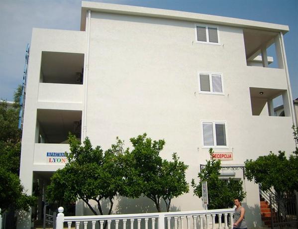 Lyon Apartments