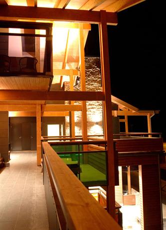 Levi Suites Unna Mannu