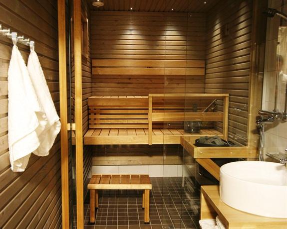 Levi Suites Unna Mannu