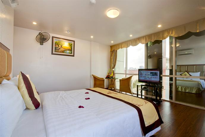 Van Mieu Hotel