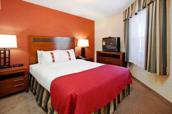 Holiday Inn Hotel & Suites Osoyoos Adega Estate Winery Canada thumbnail