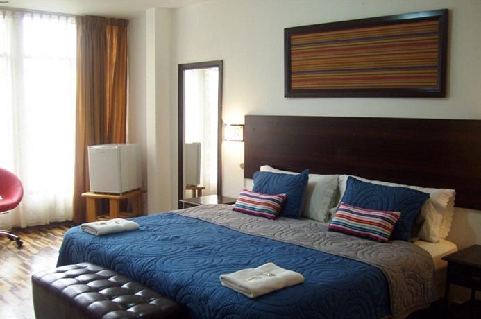 Hotel L'Baron Jockey Plaza Mall