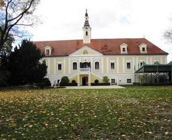 Schloss Haindorf image 1