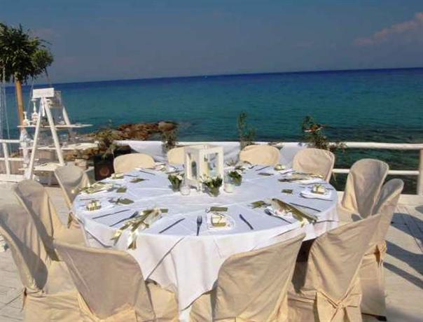 White Suites Resort
