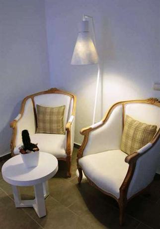 White Suites Resort