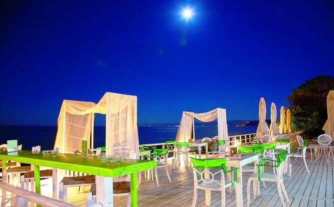 White Suites Resort