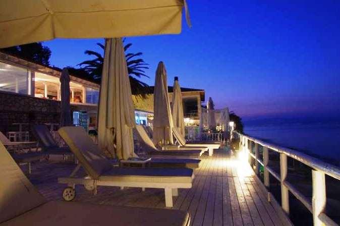 White Suites Resort