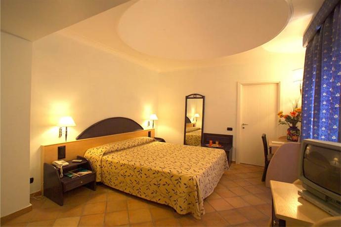 Hotel Paladini di Francia Pelagie Islands Italy thumbnail