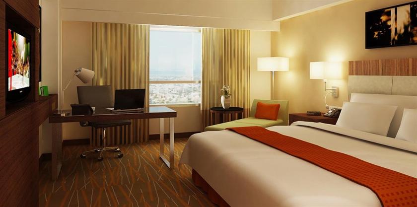 Holiday Inn & Suites Makati