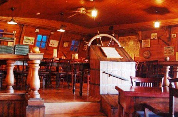 Arany Szarvas Fogado es Captain Drakes Pub