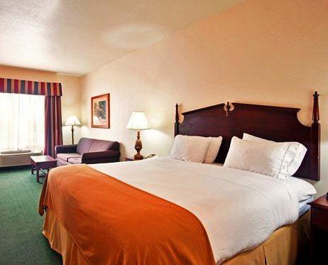 Holiday Inn Express Hotel & Suites Milwaukee Airport