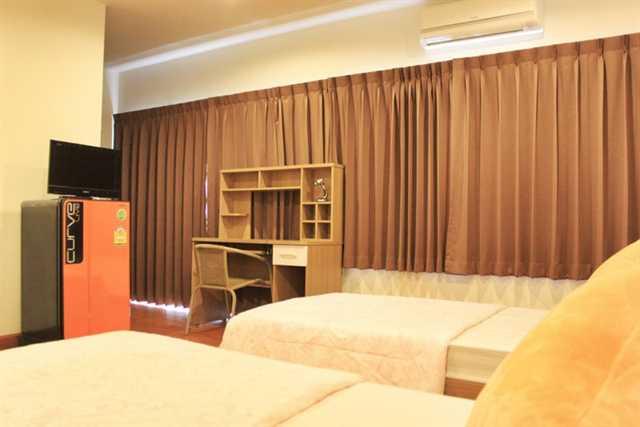 Ananas Phuket Central Hostel