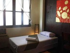 บุปผา เทอเรซ