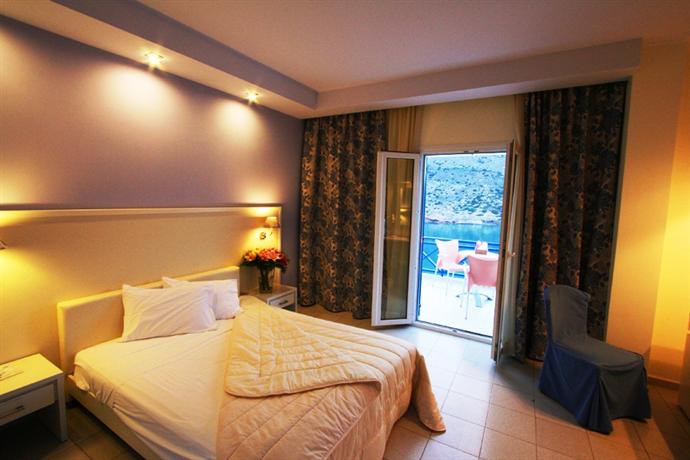 Dolphin Bay Hotel