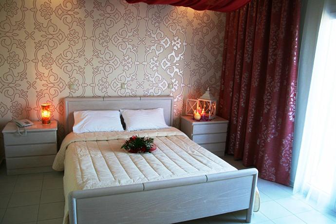 Dolphin Bay Hotel