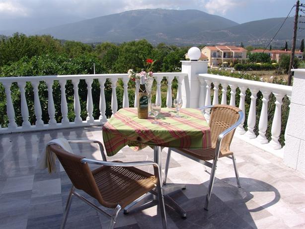 Nikos Studios and Apartments