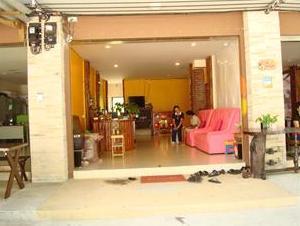 Lanna Beach Guesthouse
