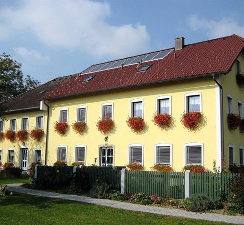 Bauernhof Allerstorfer Feldkirchen an der Donau Austria thumbnail