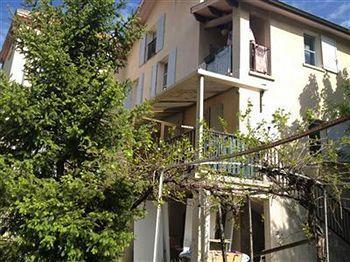 Gambetta Apartments