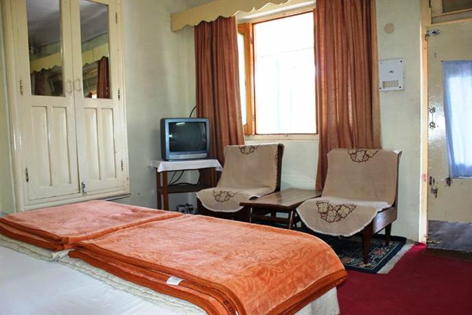 OYO 12222 Hotel Silverton