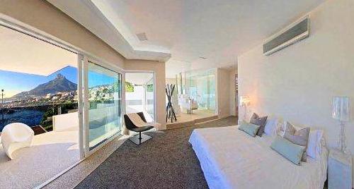 Ebb Tide Apartments
