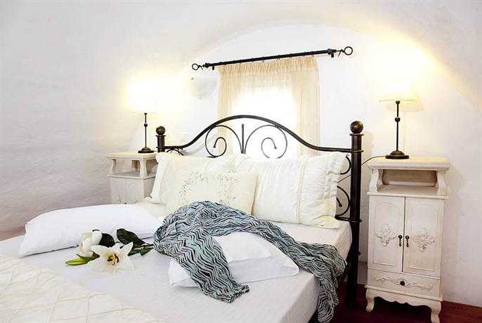 Tholaria Boutique Hotel