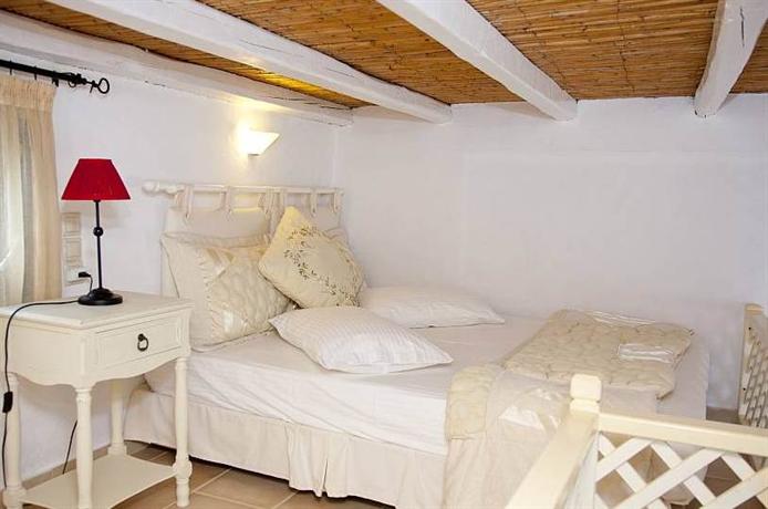 Tholaria Boutique Hotel