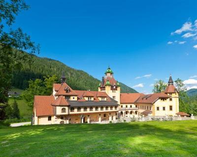 Naturhotel Schloss Kassegg Burgruine Gallenstein Austria thumbnail