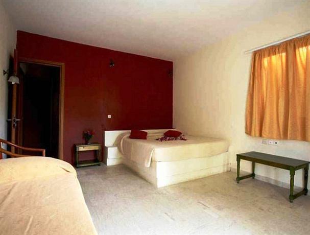 Paleros Resort