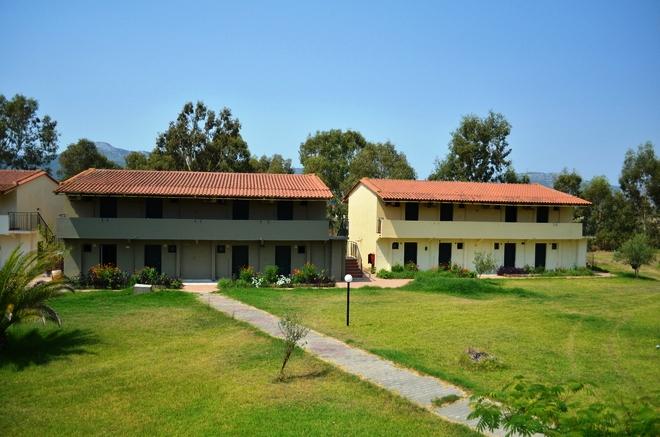 Paleros Resort