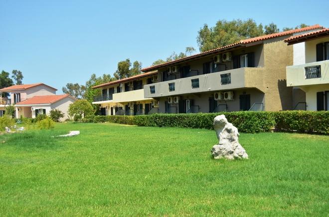 Paleros Resort