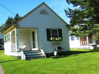 Green Gables Bungalow Court Lucy Maud Montgomery Home Canada thumbnail