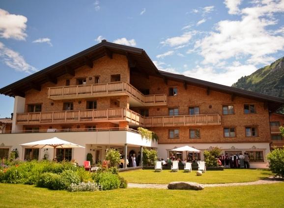 Hotel Aurora Lech am Arlberg Whiteguides Skiing Austria thumbnail