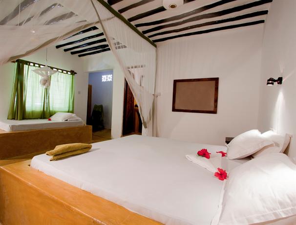 Red Monkey Beach Lodge